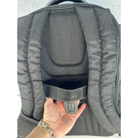 Travelpro Crew 9 Business Laptop Tablet Backpack 4 Compartment w/ Pockets 17.5” - Picture 14 of 16